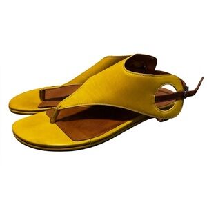 GENTLE SOULS Opal Thong Sandal Size 7.5M